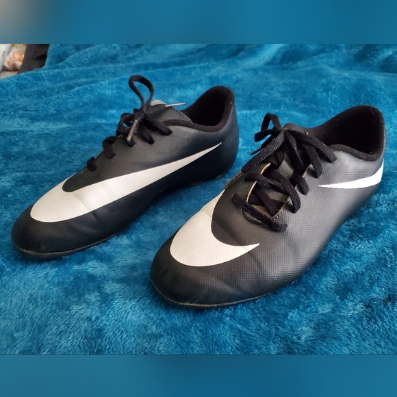 *3-for-$30* Nike speed cleats (size 3.5) - Picture 4 of 6